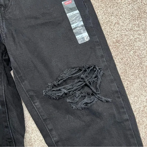 Womens Size 26in Levi’s High Waisted Mom Jeans Black Ripped - Picture 3 of 8